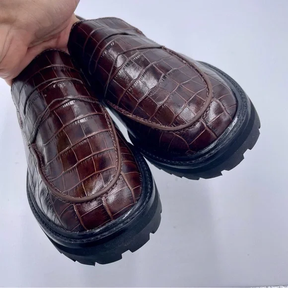 NEW Everlane Brown  Crocodile Leather Chunky Lug Sole Loafer in Size 8 - Picture 2 of 5